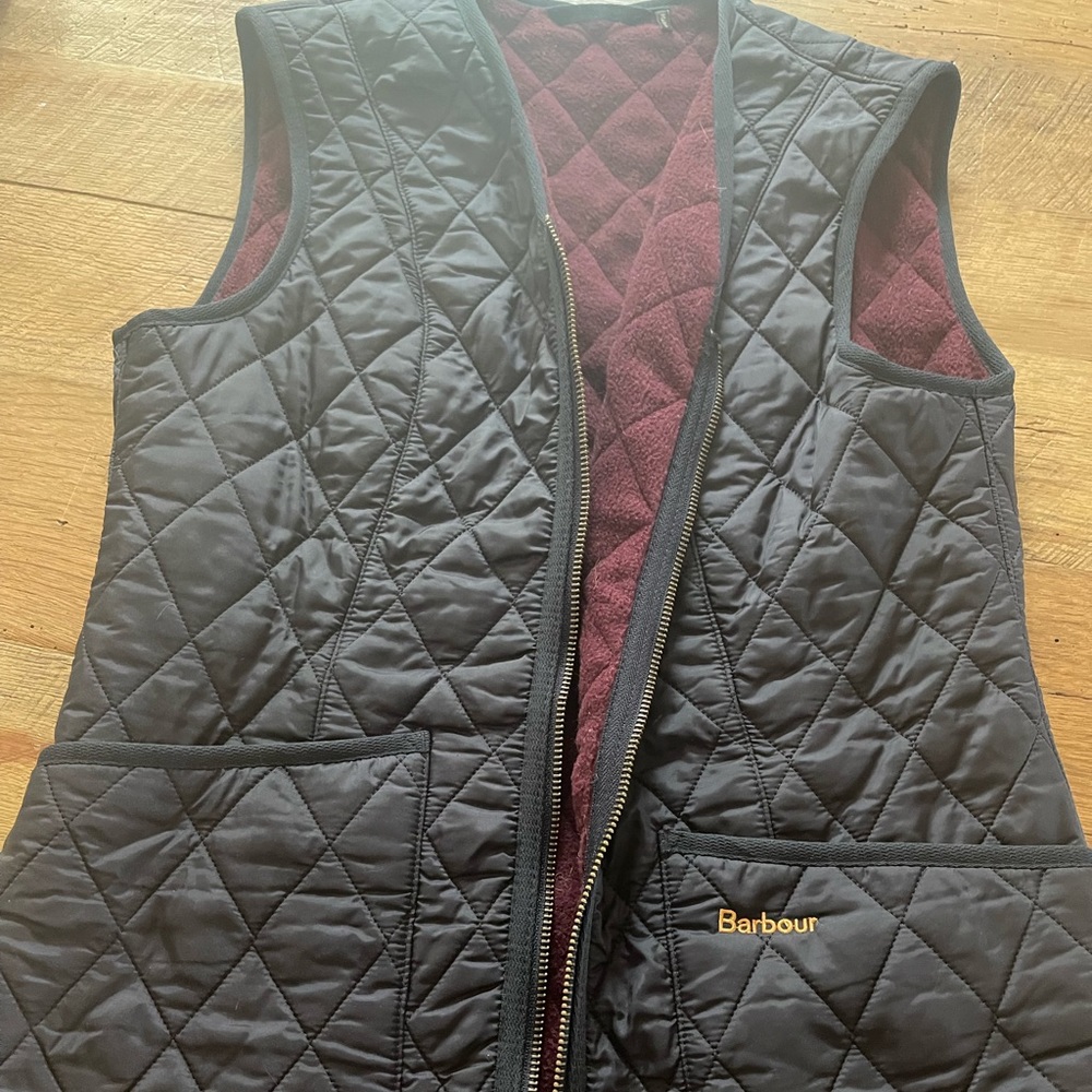 Barbour quilted vest. Women’s size 6 USA. Worn once. Perfect condition.
